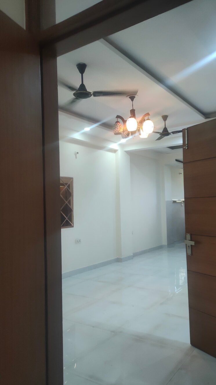 Bathroom, vaishali sector 5 3 Bedroom 1250 Sq.Ft. Builder Floor In Vaishali Sector 5 Ghaziabad 8720508