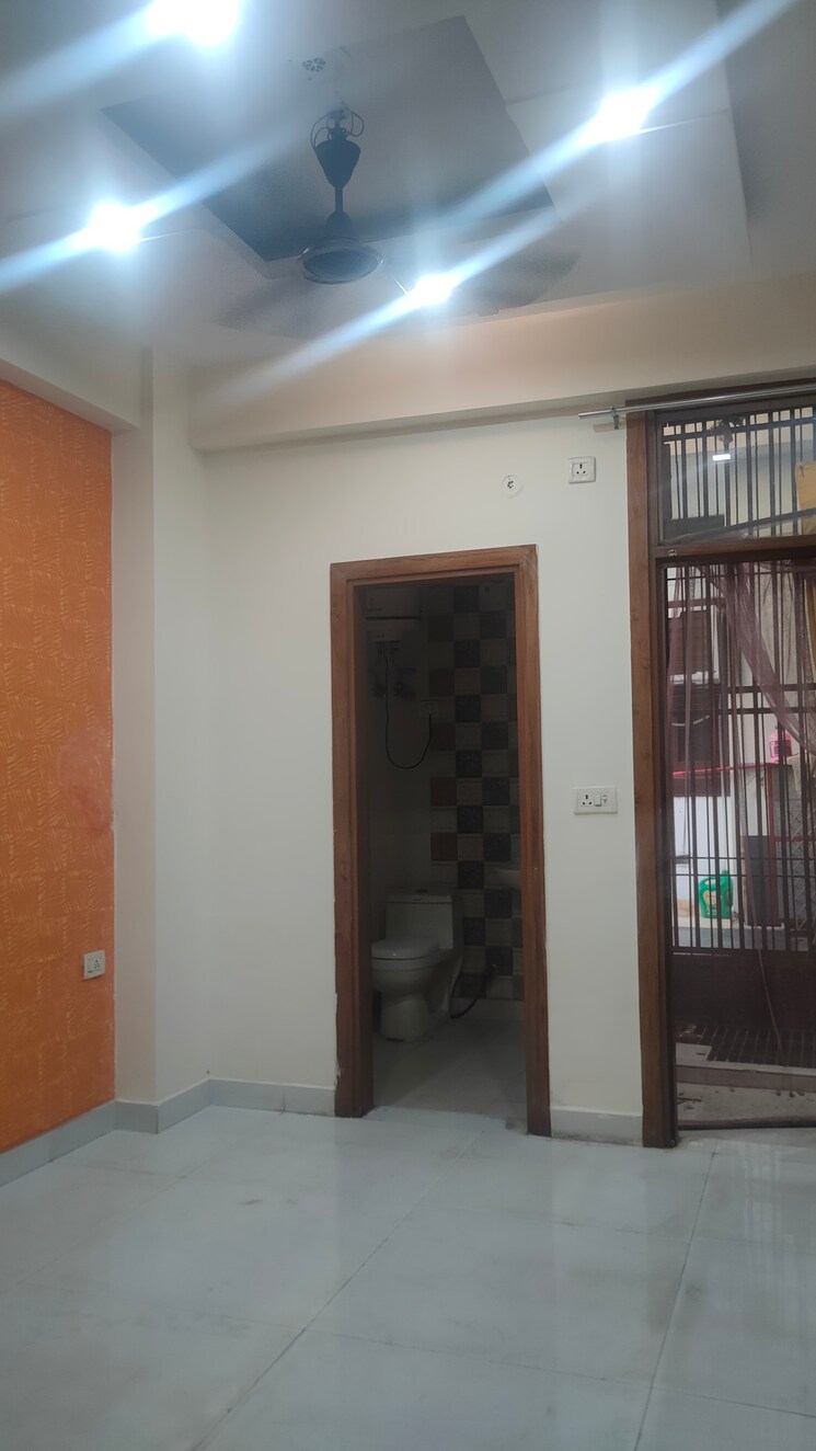 Room, vaishali sector 5 3 Bedroom 1250 Sq.Ft. Builder Floor In Vaishali Sector 5 Ghaziabad 8720508