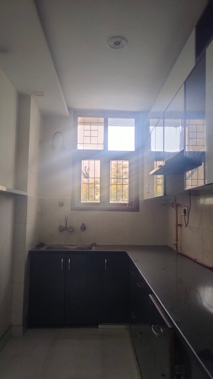 Kitchen, vaishali sector 5 3 Bedroom 1250 Sq.Ft. Builder Floor In Vaishali Sector 5 Ghaziabad 8720508