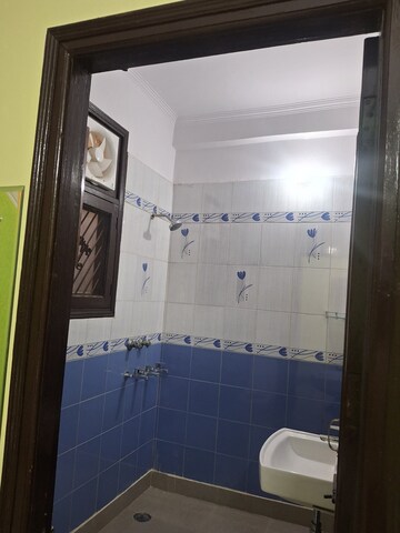 Bathroom in 2 BHK Builder Floor at Vaishali Sector 6 – for Rent