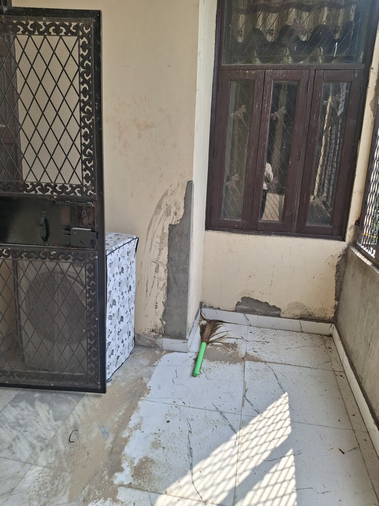 Bathroom, vaishali sector 6 2 Bedroom 1000 Sq.Ft. Builder Floor In Vaishali Sector 6 Ghaziabad 8720451