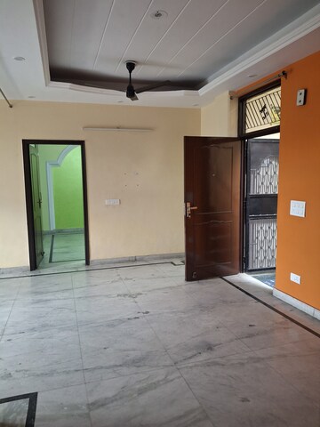 Furnished Amenities in 2 BHK Builder Floor at Vaishali Sector 6 – for Rent