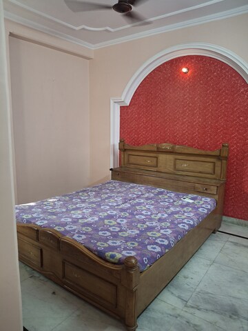 Bedroom in 2 BHK Builder Floor at Vaishali Sector 6 – for Rent