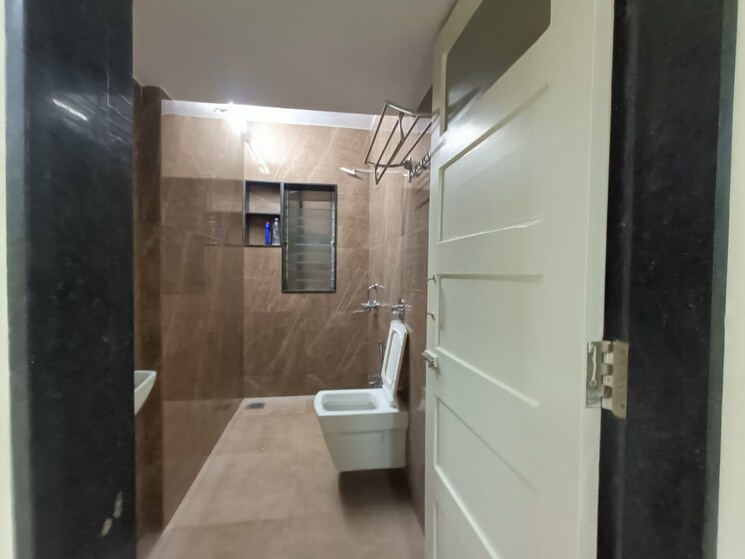 Bathroom, sunset-1-co-operative-housing-society-ltd 2 Bedroom 900 Sq.Ft. Apartment In Powai Mumbai 8720530