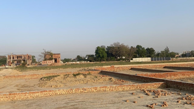 Plot For Sale in Vivek Vihar
