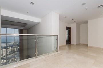 Room in 3 BHK Apartment at DLH Orchid, Andheri West – for Rent