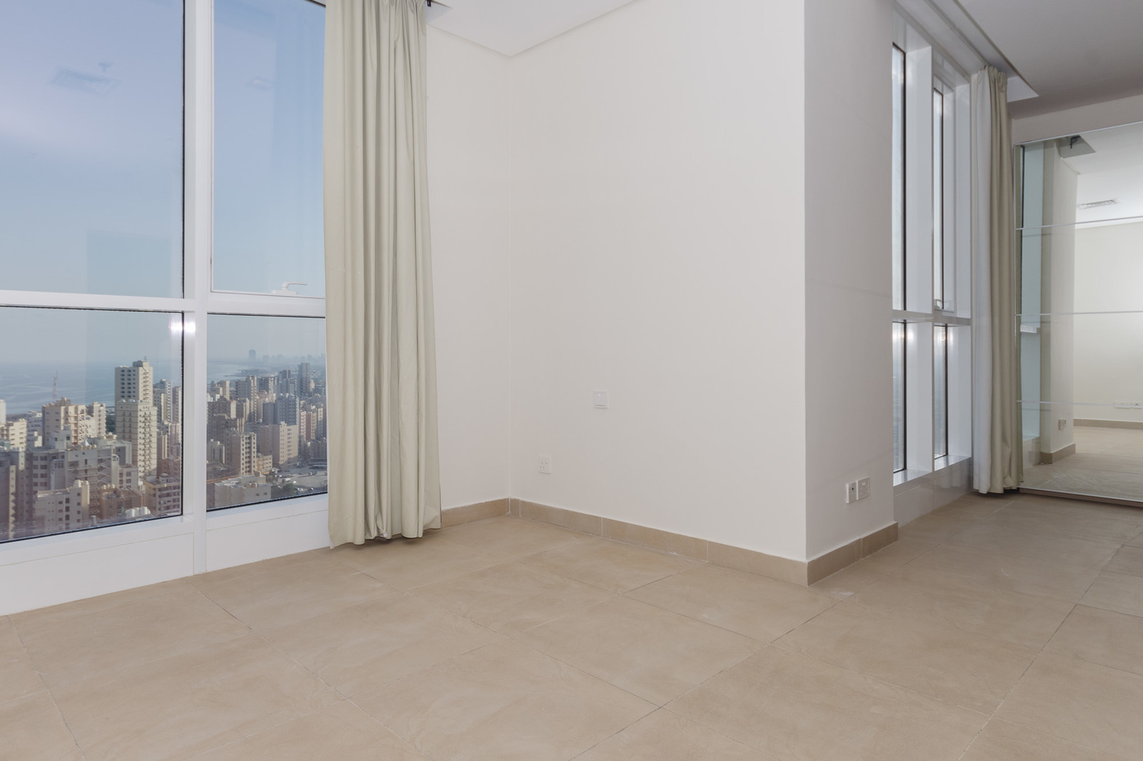 3 BHK Apartment For Rent in DLH Orchid