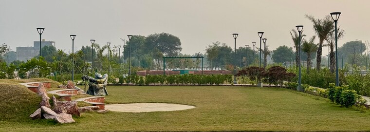 Garden, seema-sadan-farukh-nagar  150 Sq.Yd. Plot In Farukh Nagar Sector 1 Gurgaon 8720654