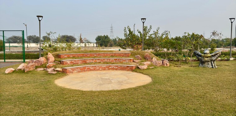 Garden, seema-sadan-farukh-nagar  150 Sq.Yd. Plot In Farukh Nagar Sector 1 Gurgaon 8720654