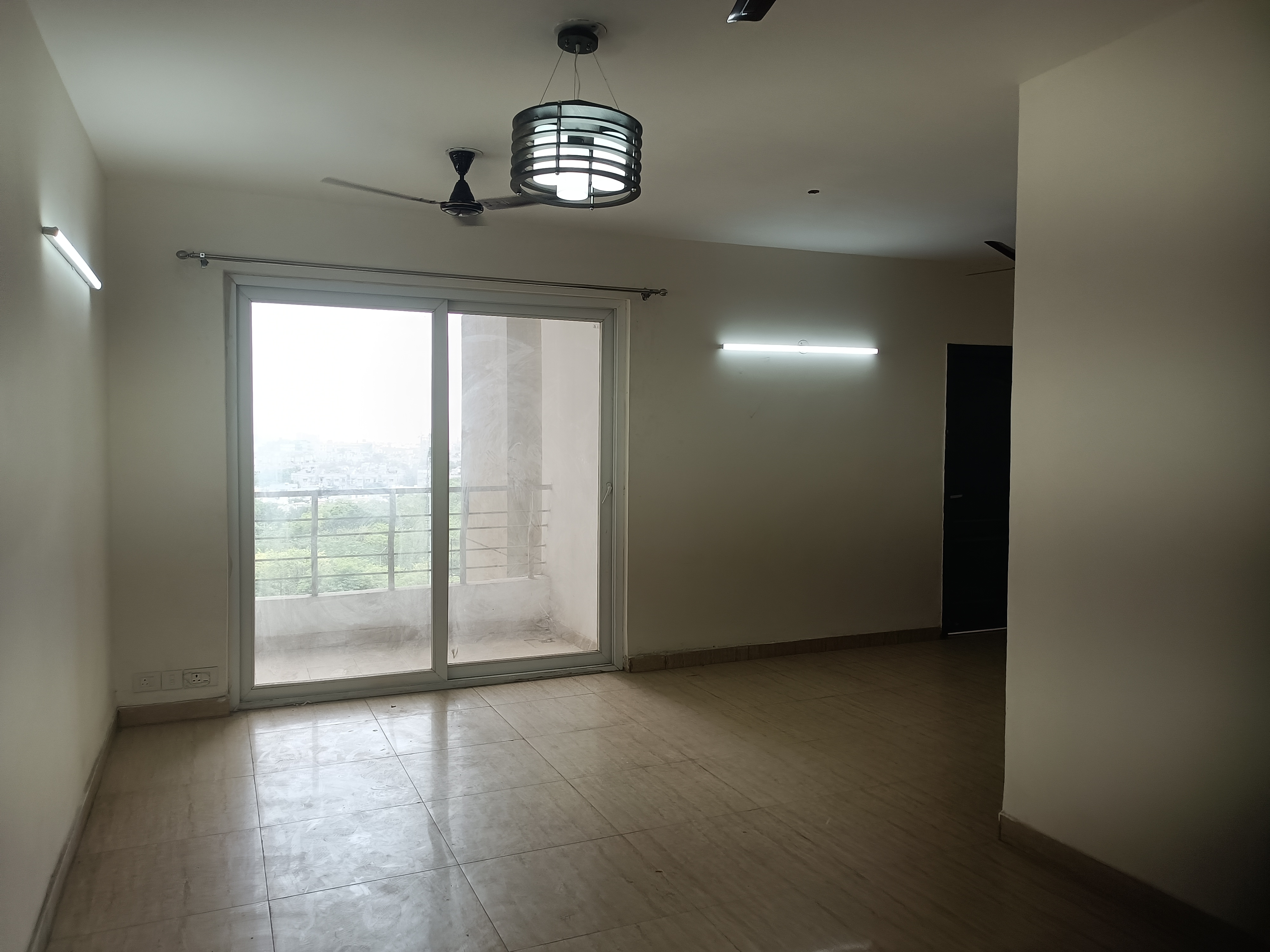 3 BHK + Servant Room Apartment For Rent in 3C Lotus Panache