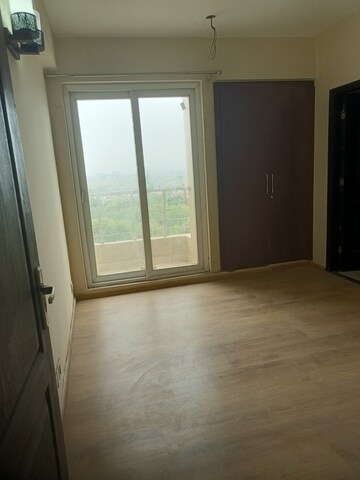 Room in 3 BHK Apartment at 3C Lotus Panache, Sector 110 – for Rent