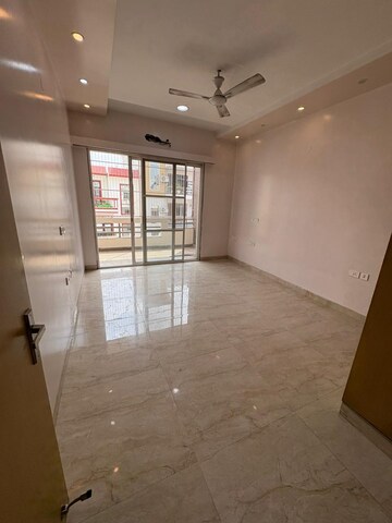 Room in 3 BHK Apartment at Ansal Highland Park, Sector 103 – for Rent