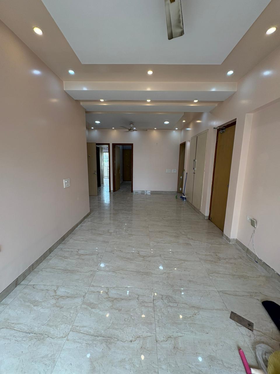 3 BHK + Servant Room,Extra Room Apartment For Rent in Ansal Highland Park