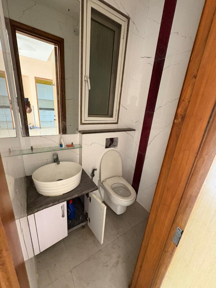 Bathroom, ansal-highland-park 3 Bedroom 1940 Sq.Ft. Apartment In Sector 103 Gurgaon 8720695