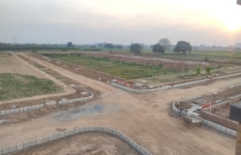 Plot For Sale in Vivek Vihar