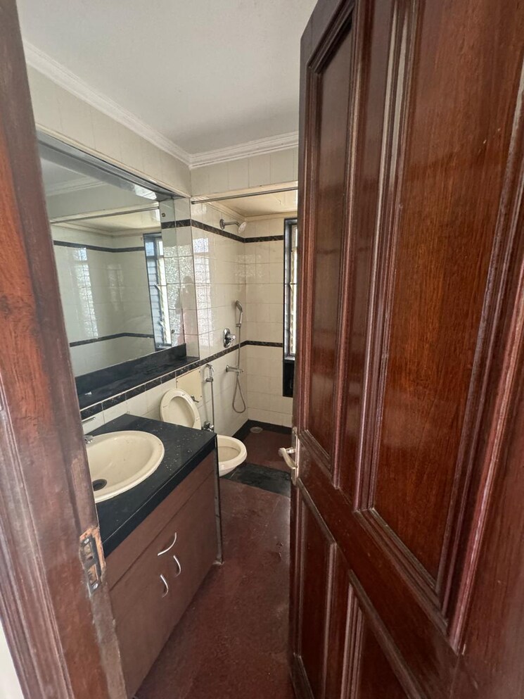 Attached Bathroom, usha-villa 3 Bedroom 1200 Sq.Ft. Apartment In Santacruz West Mumbai 8720704