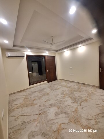2 BHK Builder Floor For Rent in Sector 17