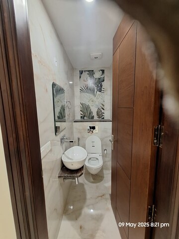 Bathroom in 2 BHK Builder Floor at Sector 17 – for Rent