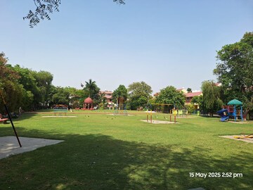 2 BHK Builder Floor – Garden View at Sector 17 - for Rent