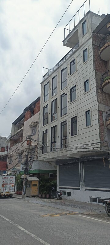 Office Space For Rent in Lado Sarai