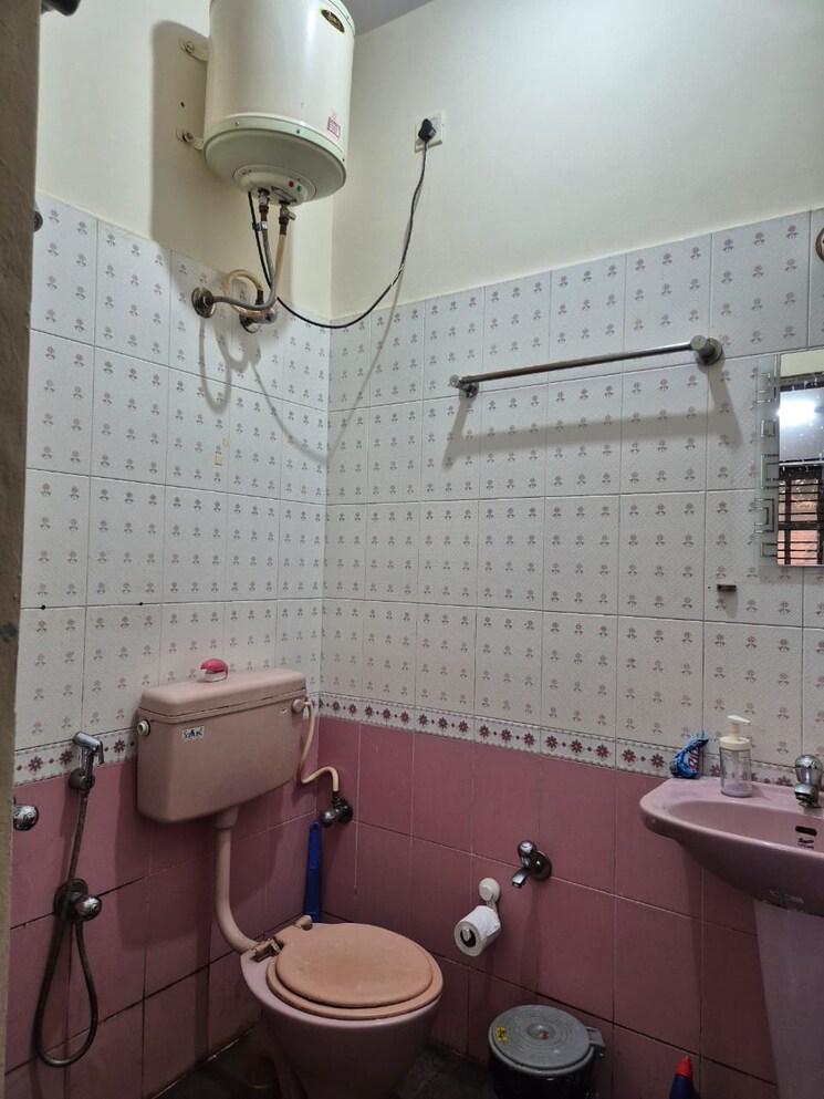Bathroom, hsr layout 2 Bedroom 1200 Sq.Ft. Independent House In Hsr Layout Bangalore 8720782