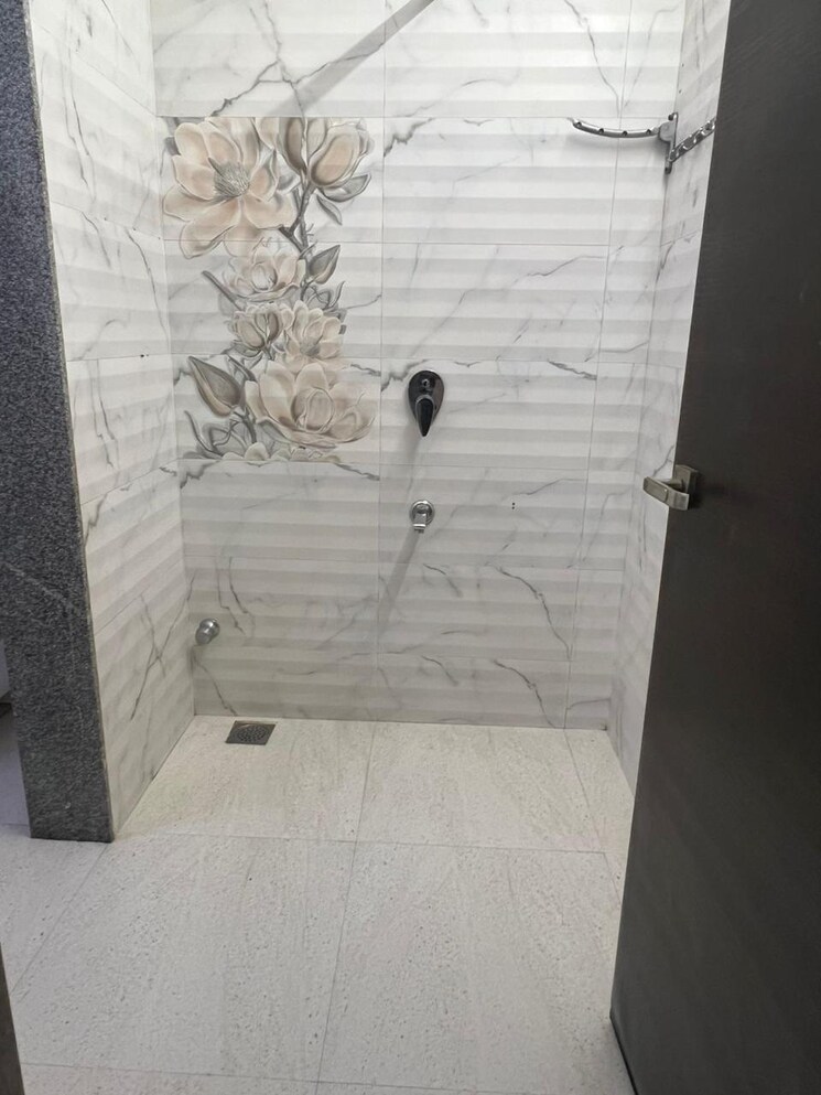 Bathroom, juhu 1 Bedroom 480 Sq.Ft. Apartment In Juhu Mumbai 8720781