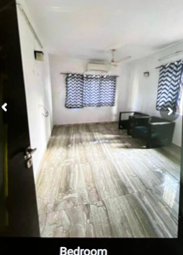 Bedroom in 1 BHK Apartment at Juhu – for Rent