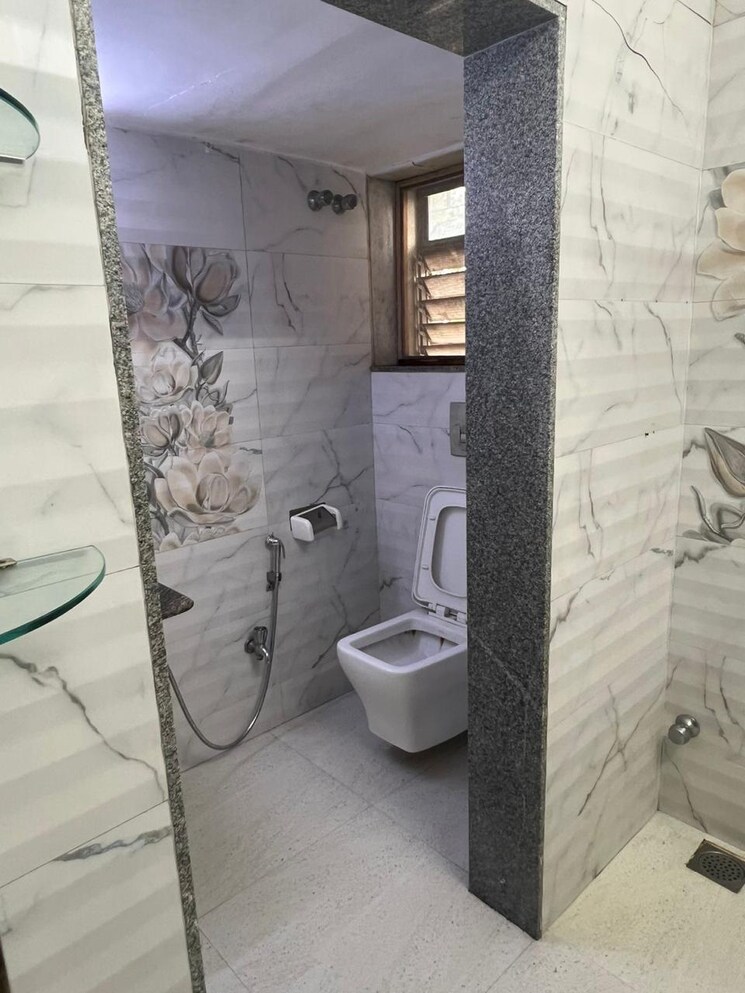 Bathroom, juhu 1 Bedroom 480 Sq.Ft. Apartment In Juhu Mumbai 8720781