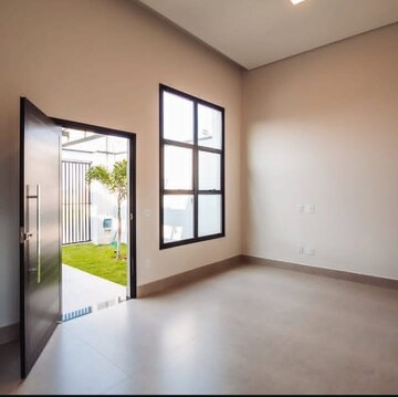 Room in 3.5 BHK Builder Floor at Sector 20 – for Sale