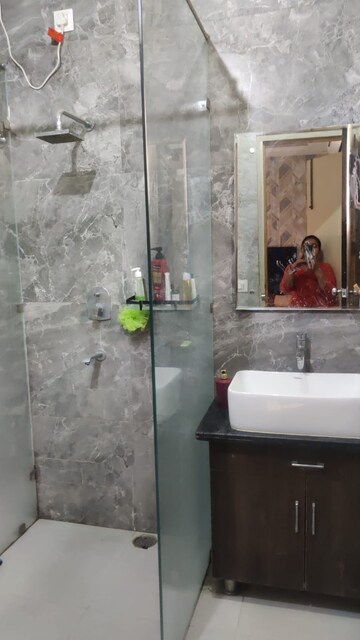 Bathroom in 3 BHK Villa at Gms Road – for Rent