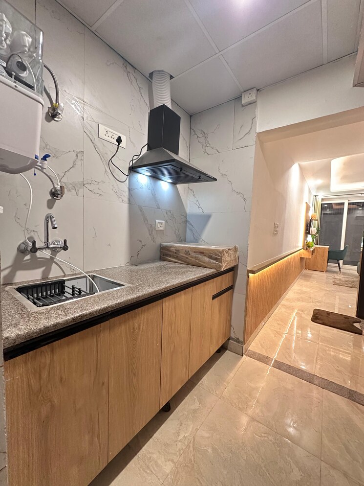 Kitchen, sector 27 1 RK 600 Sq.Ft. Builder Floor In Sector 27 Gurgaon 8720526