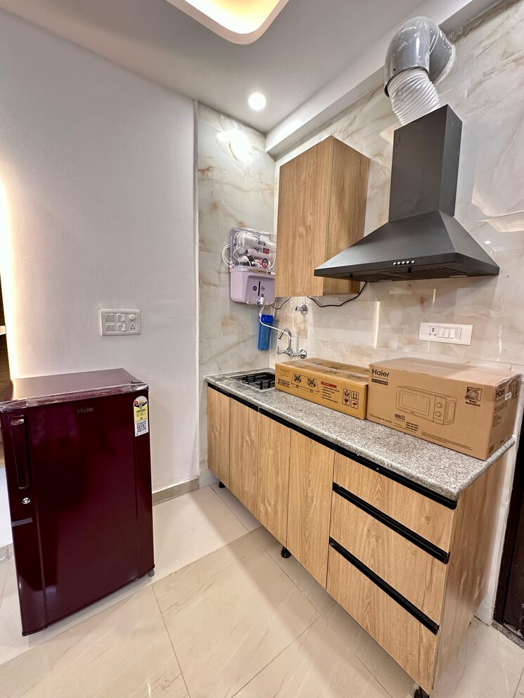 Kitchen, sector 27 1 RK 600 Sq.Ft. Builder Floor In Sector 27 Gurgaon 8720526