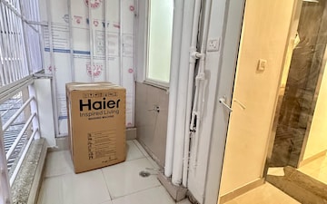 Balcony in 1 RK Builder Floor at Sector 27 – for Rent