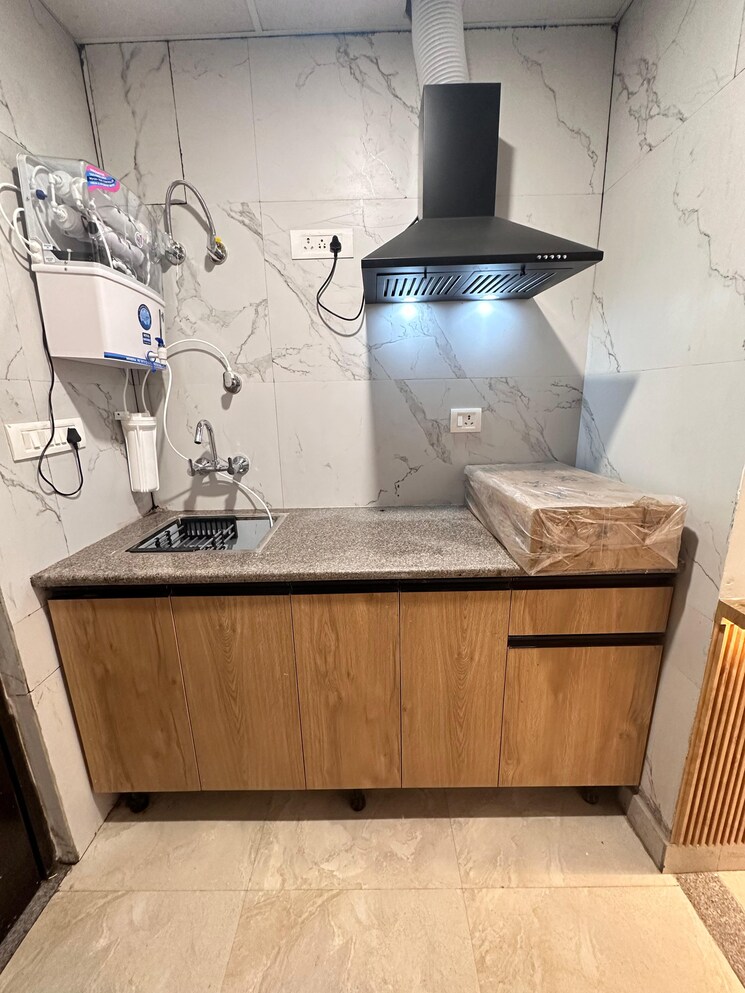 Kitchen, sector 27 1 RK 600 Sq.Ft. Builder Floor In Sector 27 Gurgaon 8720526