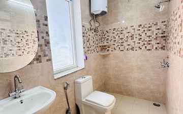 Bathroom in 1 RK Builder Floor at Sector 27 – for Rent