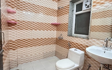 Bathroom in 1 RK Builder Floor at Sector 27 – for Rent