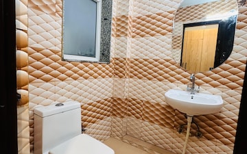 Bathroom in 1 RK Builder Floor at Sector 27 – for Rent