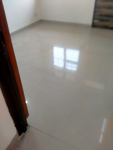 Room in 2 BHK Apartment at Vasant Kunj – for Sale