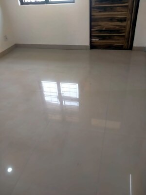 Room in 2 BHK Apartment at Vasant Kunj – for Sale