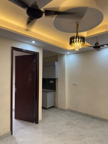 Room in 2 BHK Apartment at Vasant Kunj – for Sale