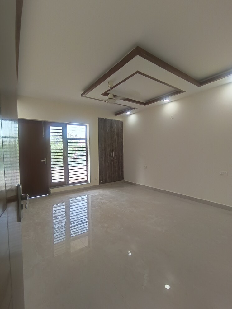 Room, srishti-greenfield-homes 4 Bedroom 2800 Sq.Ft. Builder Floor In Green Fields Colony Faridabad 8720909