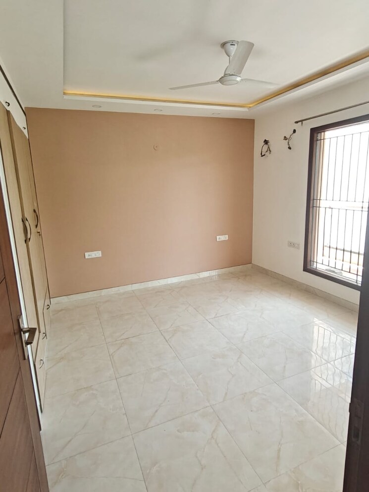 Room, sector 46 3 Bedroom 1560 Sq.Ft. Builder Floor In Sector 46 Gurgaon 8720898