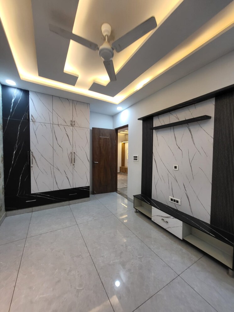 Kitchen, srishti-greenfield-homes 3 Bedroom 1800 Sq.Ft. Builder Floor In Green Fields Colony Faridabad 8720981