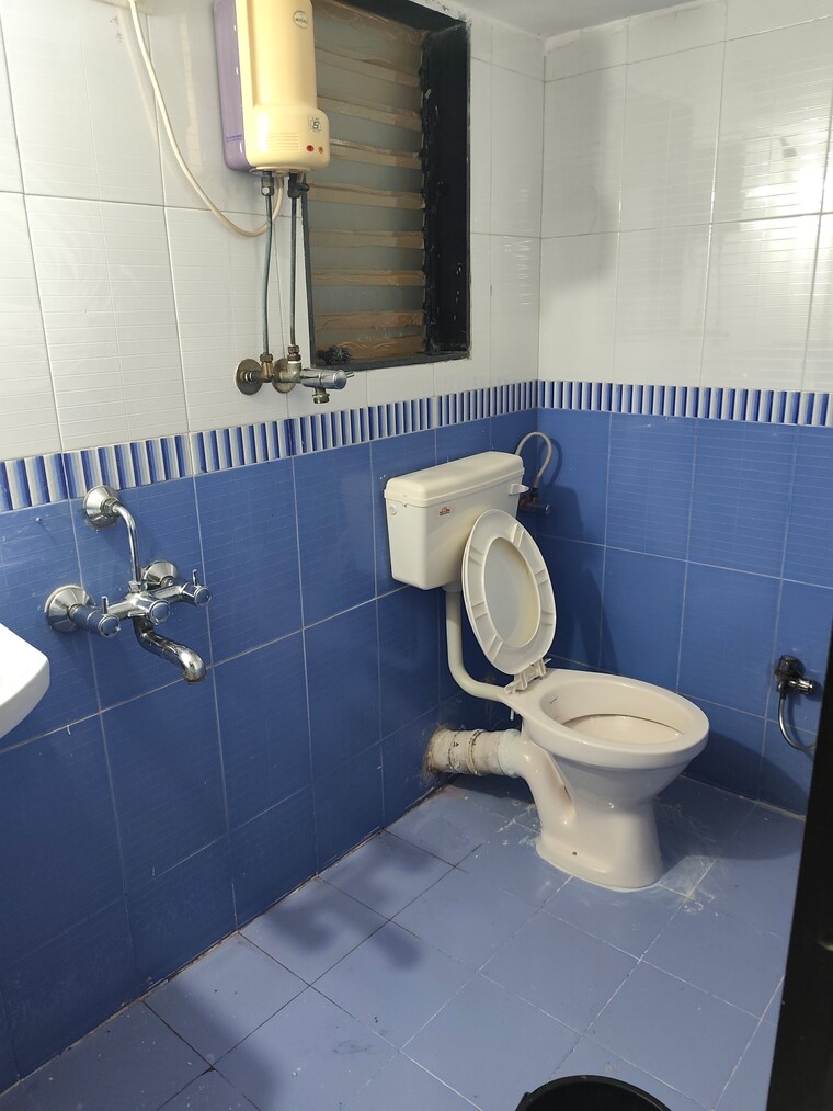 Bathroom, veena-saraswati-vasai 2 Bedroom 950 Sq.Ft. Apartment In Vasai East Palghar 8721119