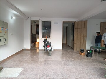 Parking in 1 RK Builder Floor at Sector 28 – for Rent