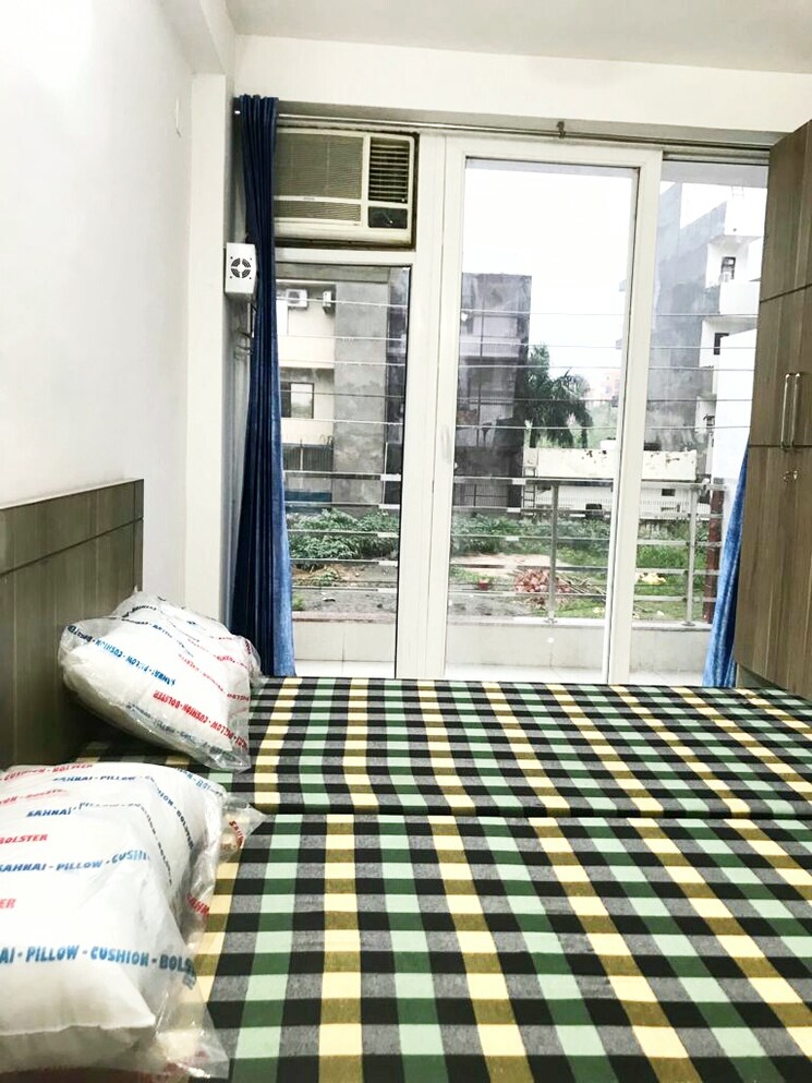 Room, sector 28 1 RK 500 Sq.Ft. Builder Floor In Sector 28 Gurgaon 8720879