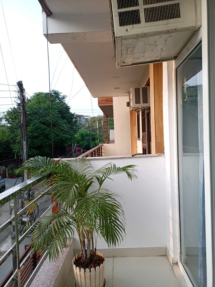 Balcony, sector 28 1 RK 500 Sq.Ft. Builder Floor In Sector 28 Gurgaon 8720879