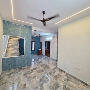 Room in 3 BHK Builder Floor at Sector 32 – for Sale