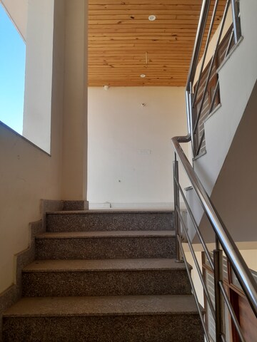 Furnished Amenities in 6 BHK Villa at Mansarovar Extension – for Sale