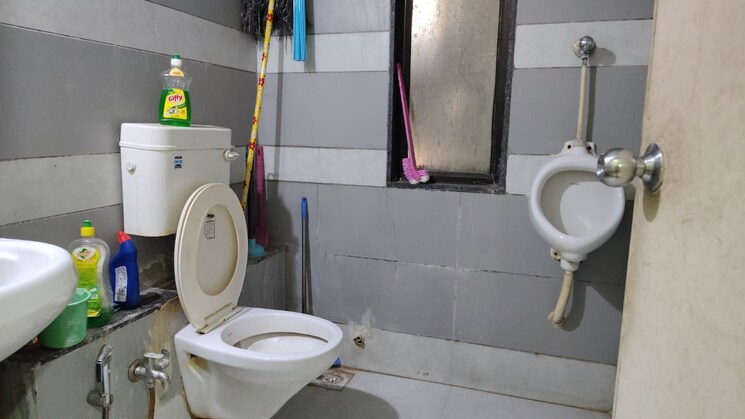 Bathroom, sandesh-solitaire-corporate-park Commercial Office Space 985 Sq.Ft. In Makarba Ahmedabad 8721358